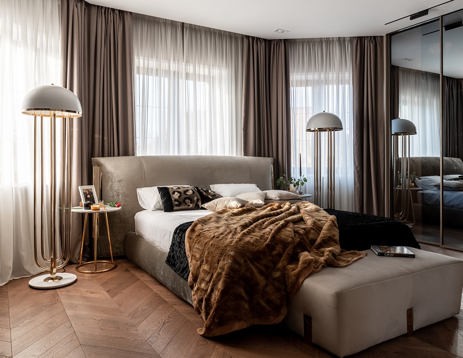 Performer Floor Lamp - 10