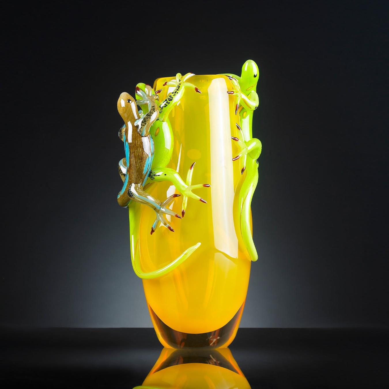 Geckos Sculptural Vase