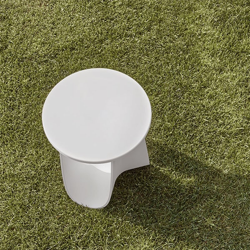 SAG Stool | Indoor / Outdoor: Outdoor | Structure: White Polyurethane | Tabletop: White Polyurethane