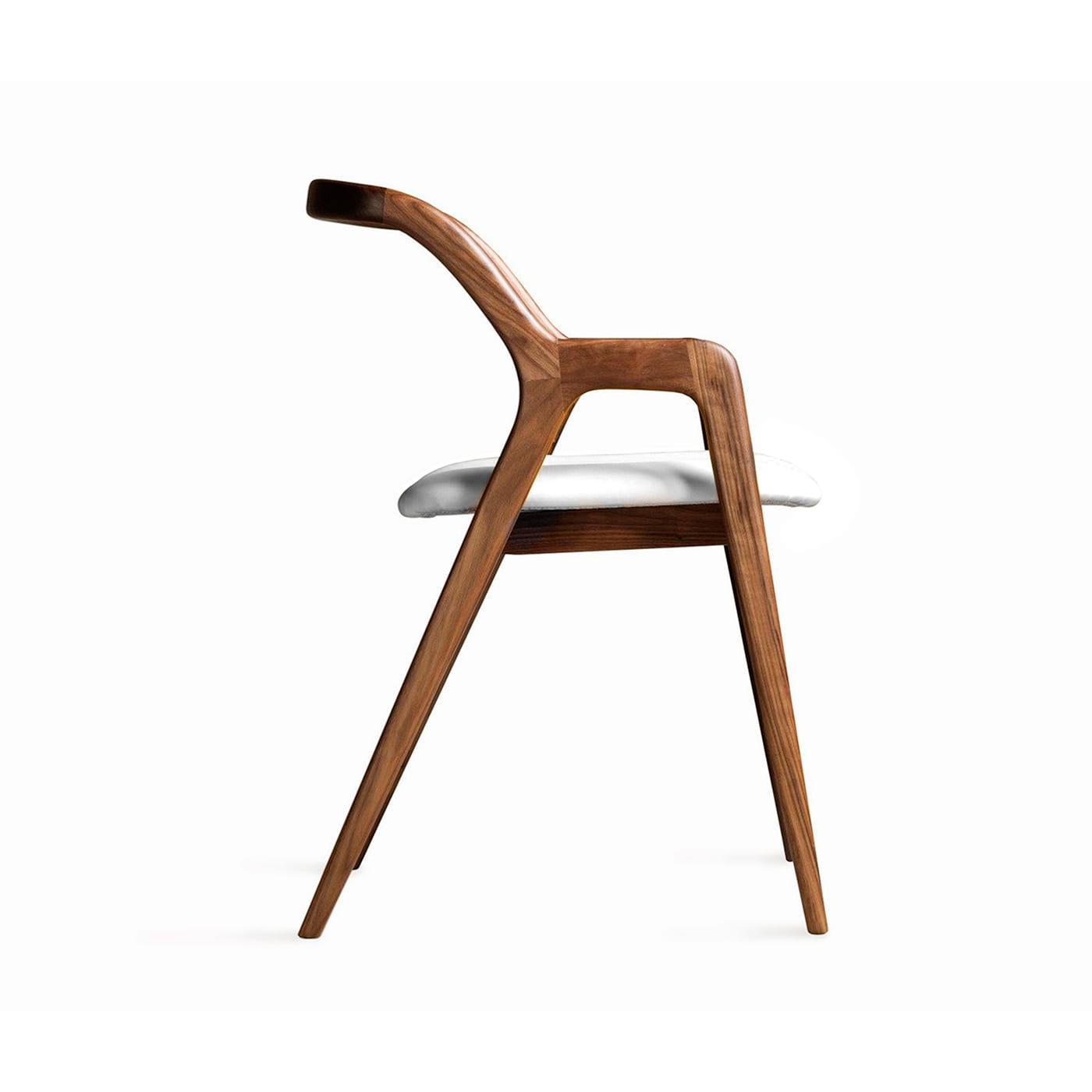 In Breve Artisan Solid Walnut Chair | Upholstery: Leather PANDORA 657