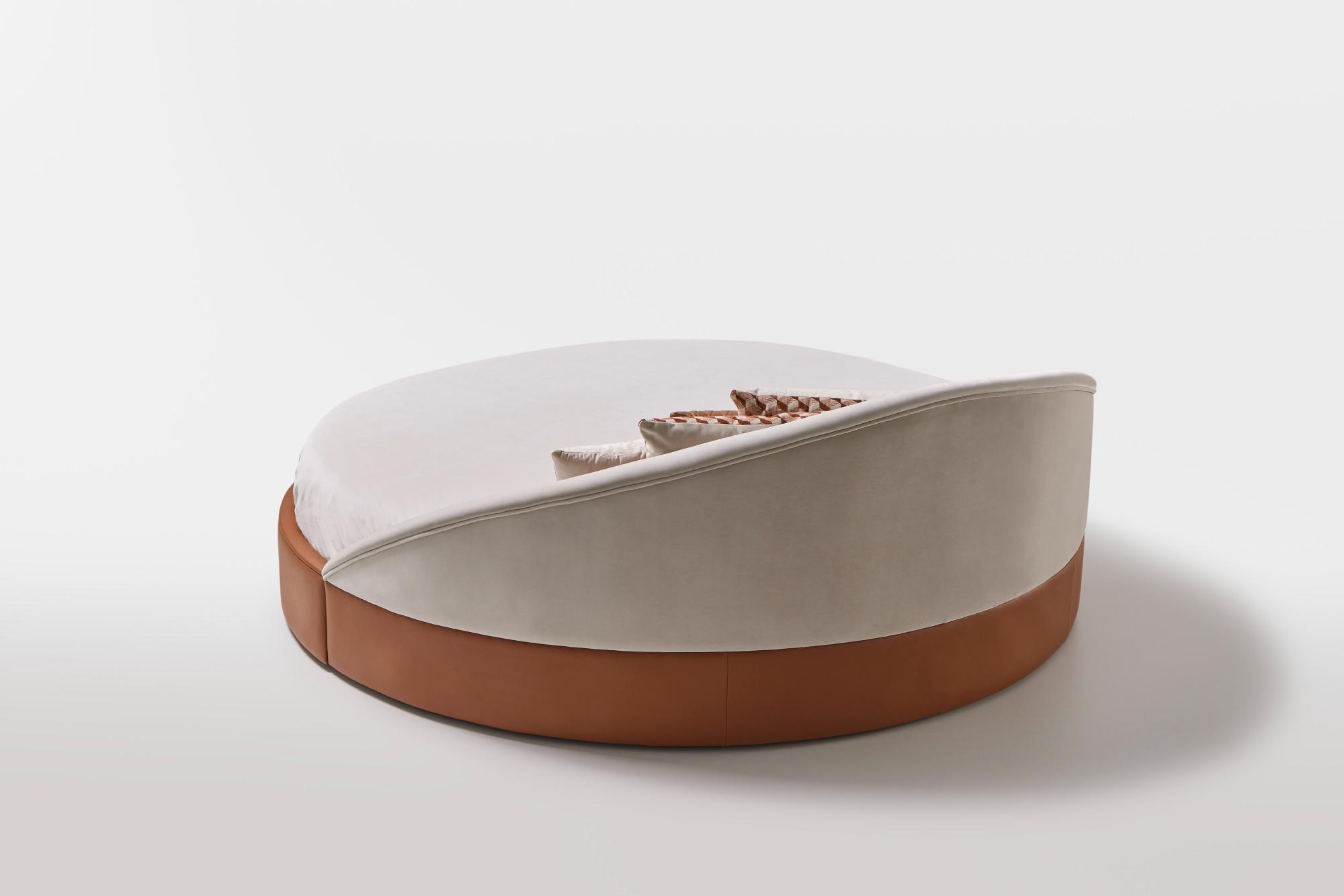 Arco Leather Bed