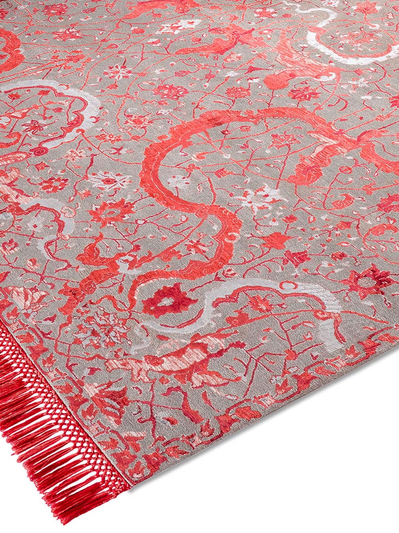 Tabriz Red Luxury Rug