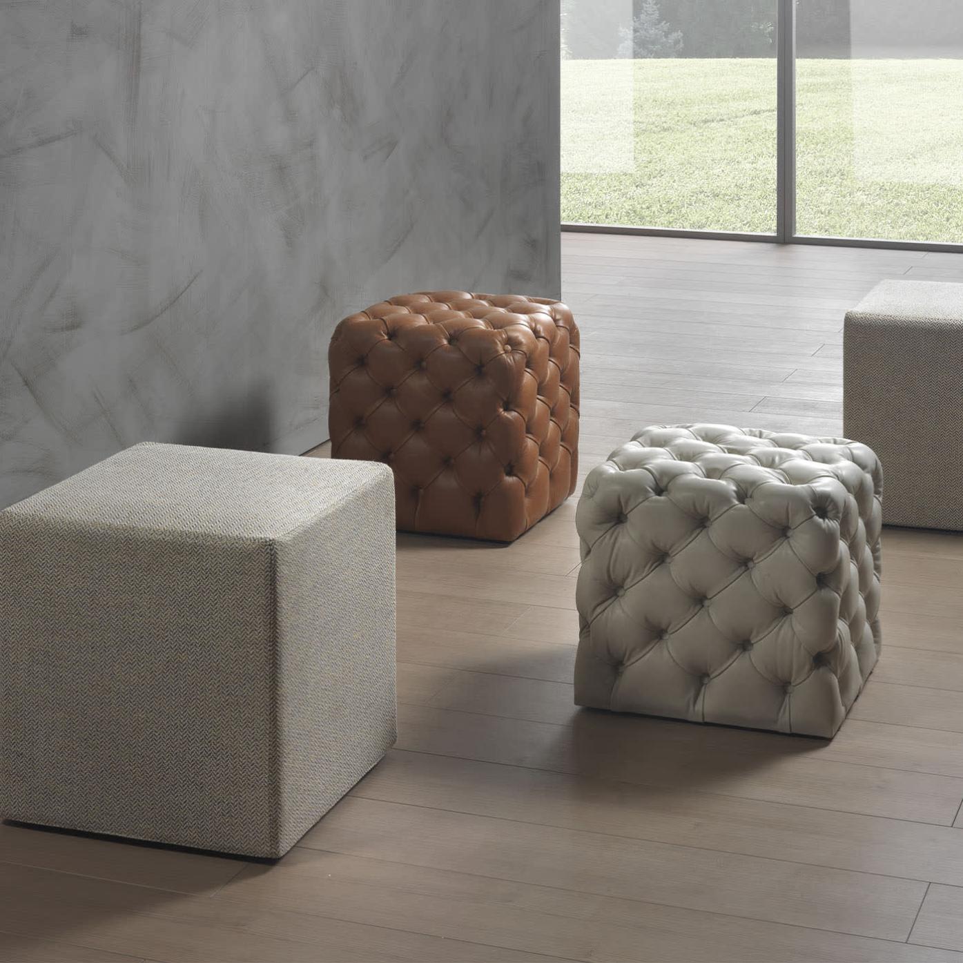 Clod Leather Brown Pouf
