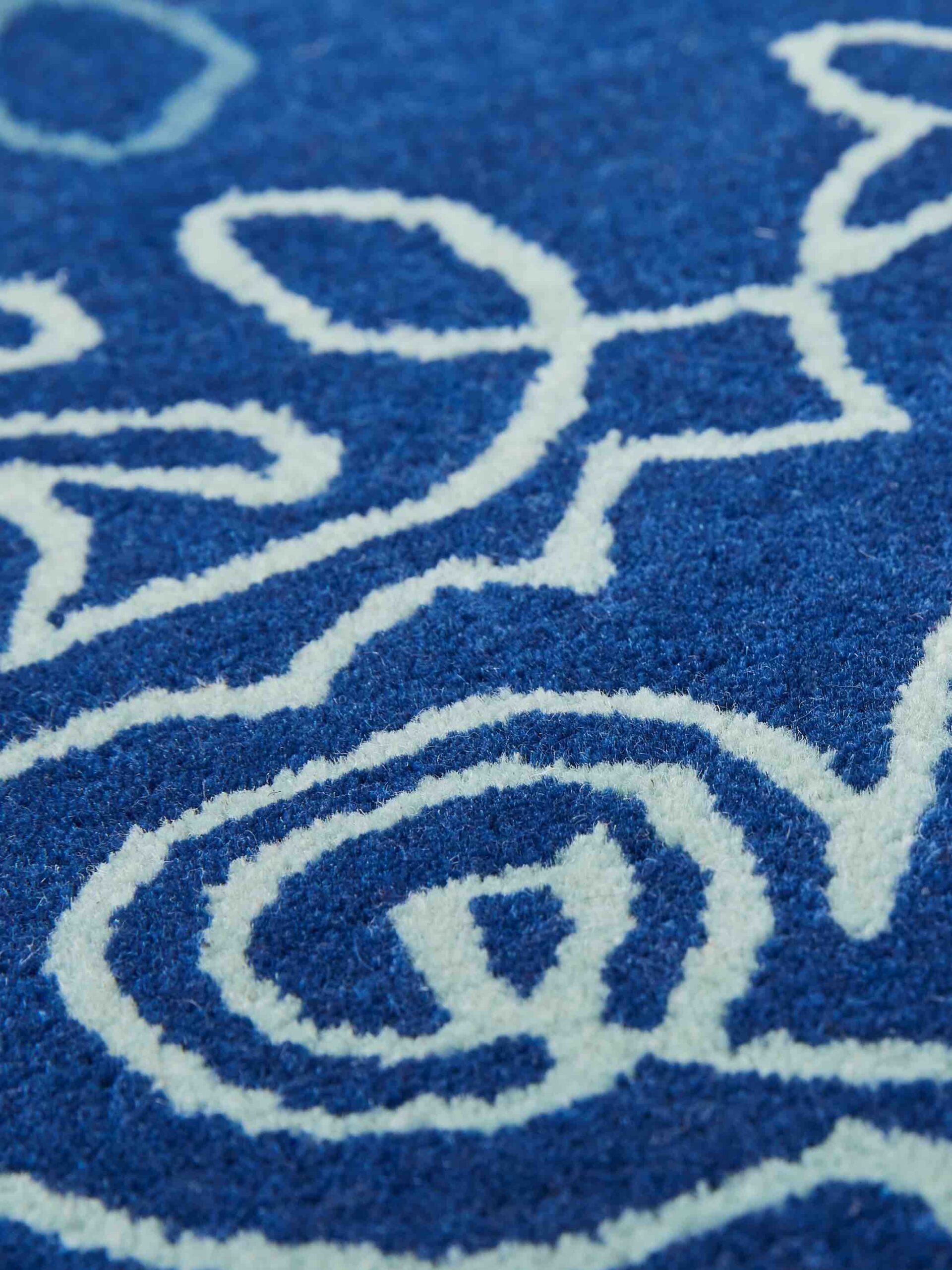 One-Stroke Blue Hand-Woven Rug
