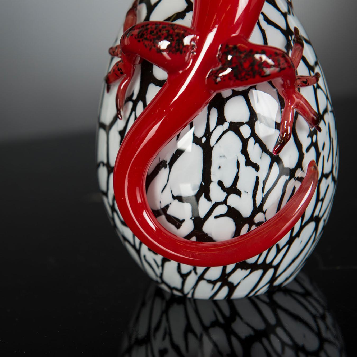 Glass Egg with Gecko Detail