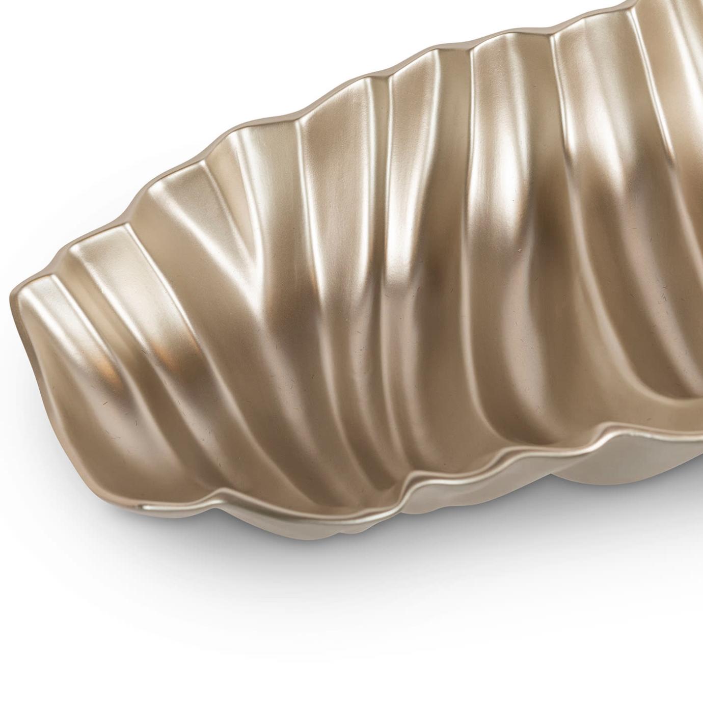Pearly Beige Ruffled Centerpiece Bowl
