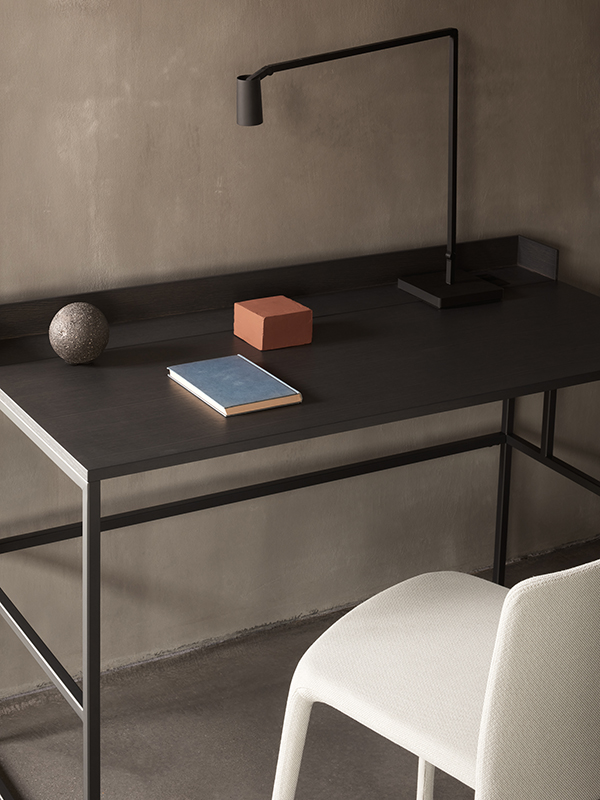 Venti Home Light Table | Structure: Matt Painted Lead Black X138 | Tabletop: Canaletto Walnut