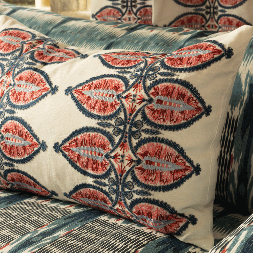 Montacute Rouge 60 × 40 Cushion