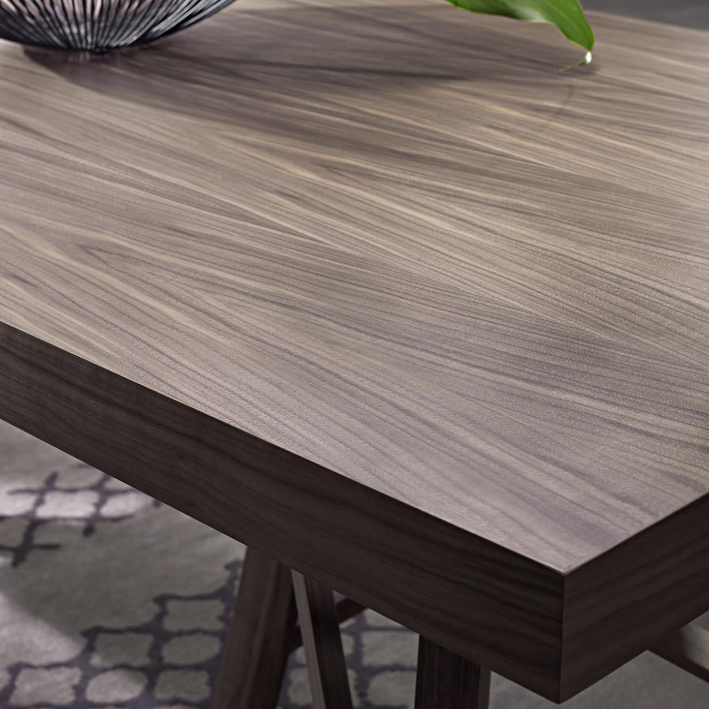 Zeus Extendable Table