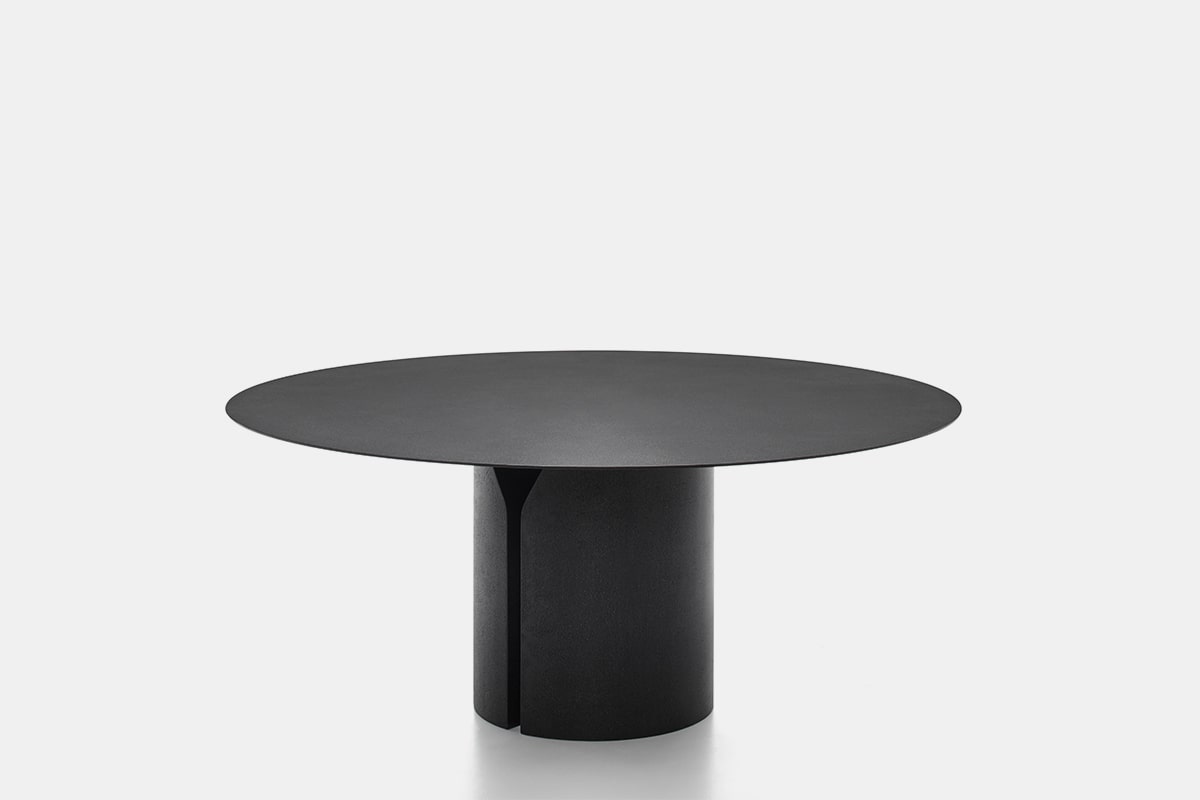 NVL Table ☞ Structure: Matt/Gloss Black Lacquered Base ☞ Top: Carrara Matt/Gloss White Marble