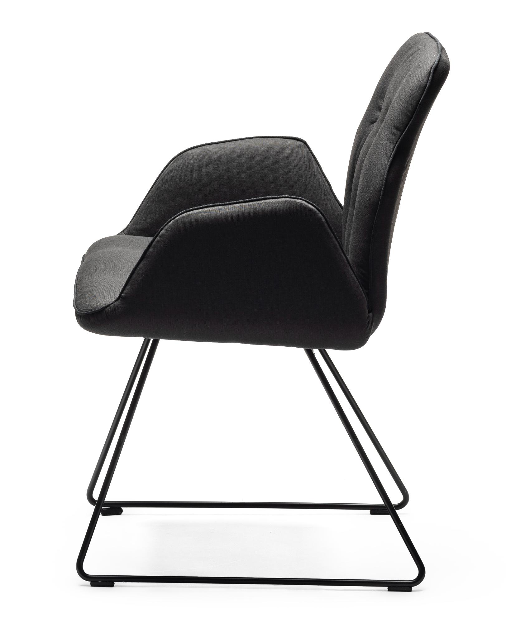 Betibù Black Armchair