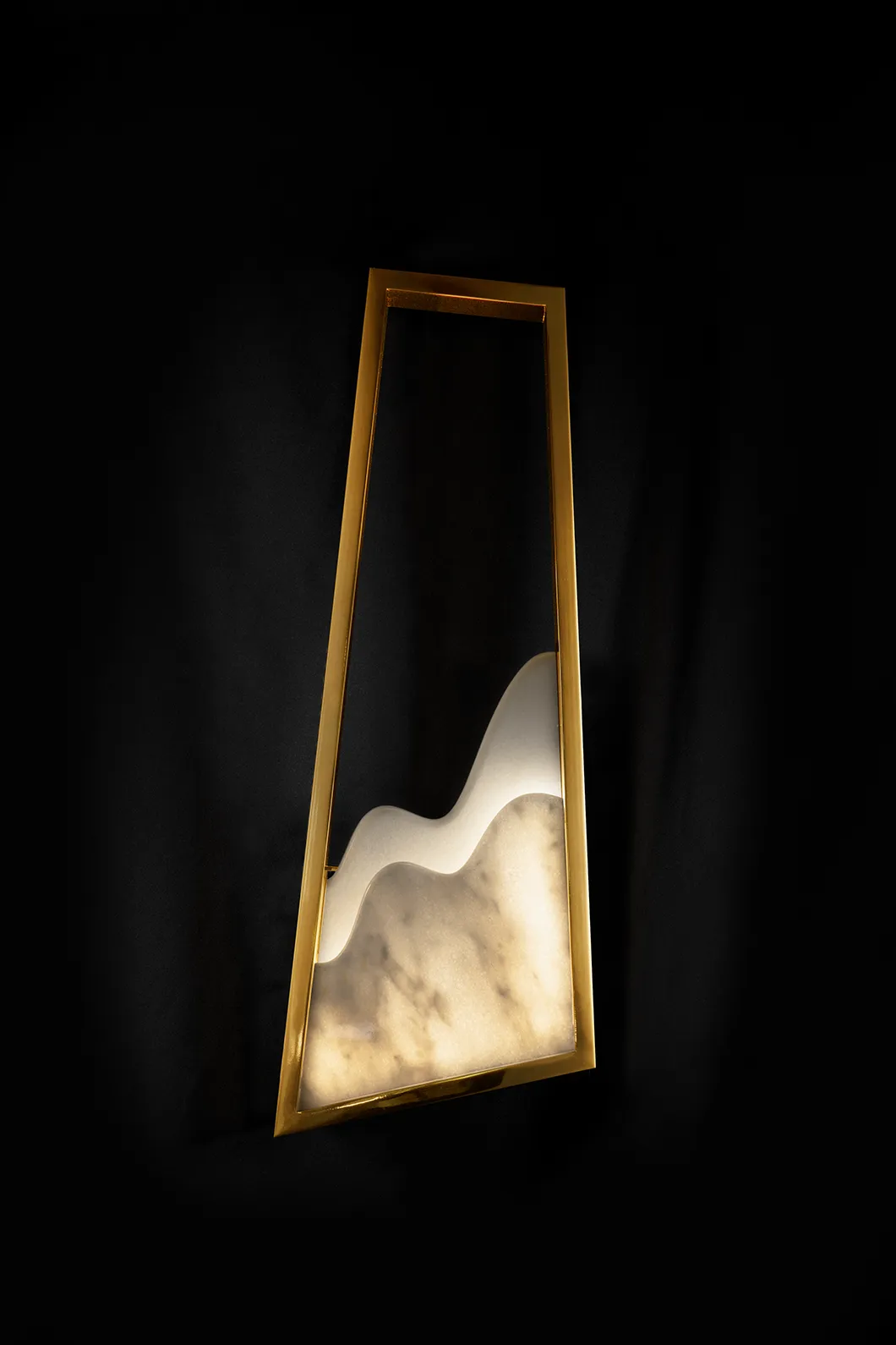 Majestic Aura Wall Lamp