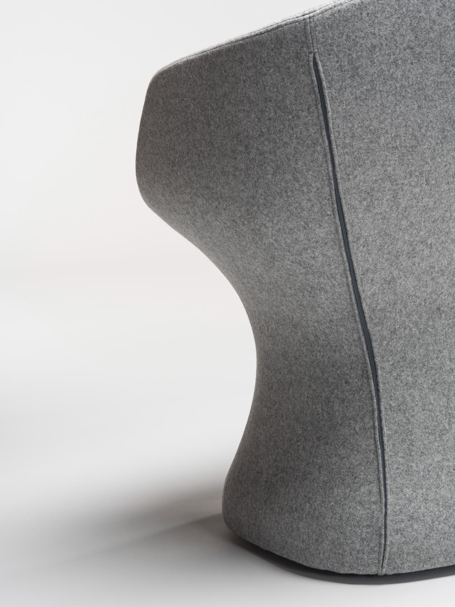So-Pretty Gray Curved Chair
