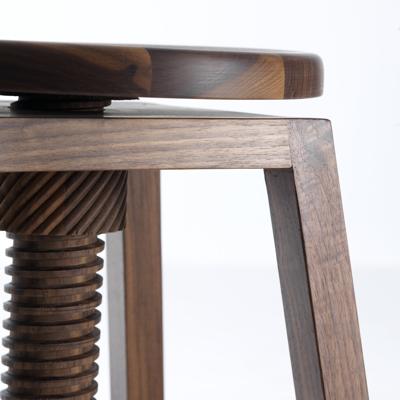 Invito High-End Brown Stool