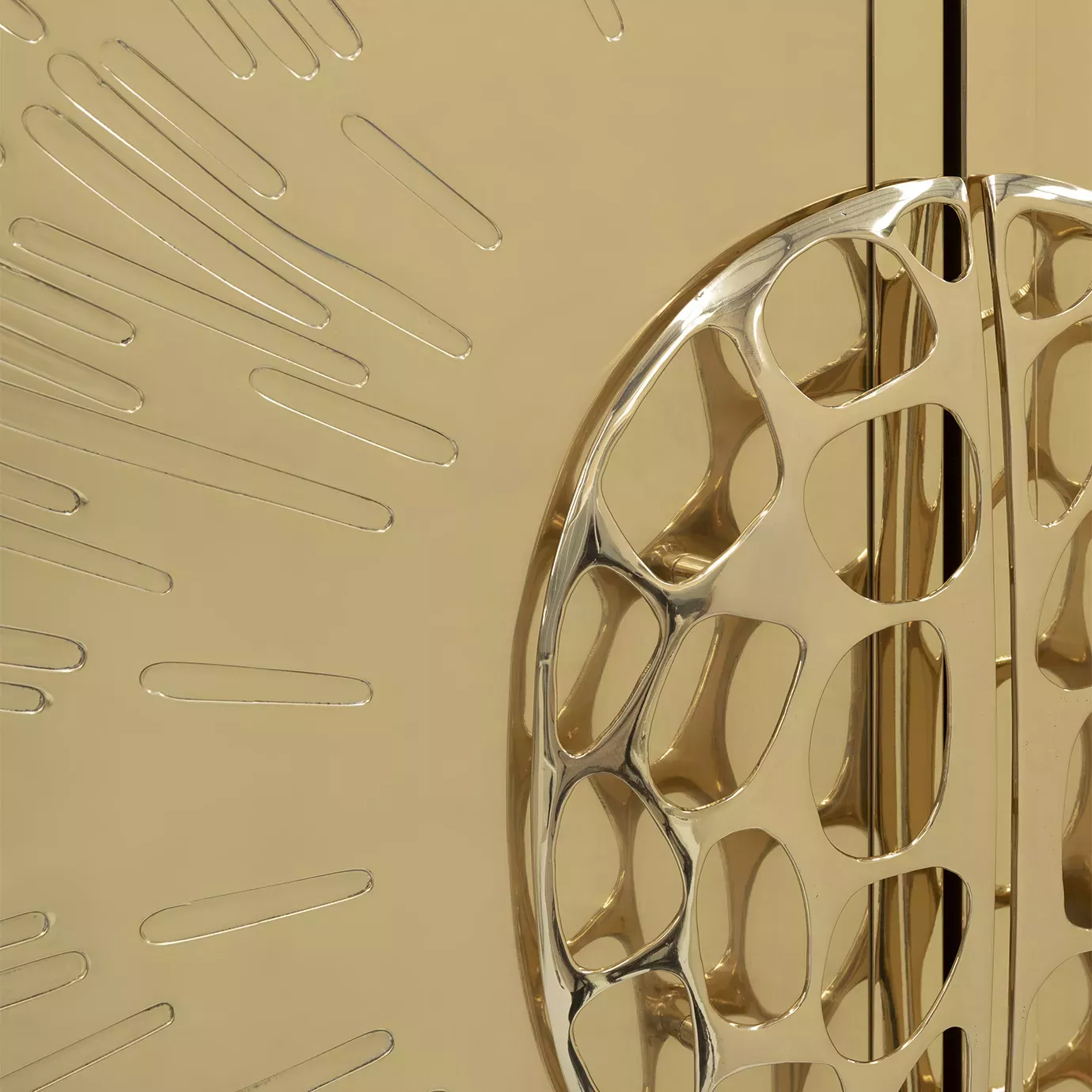 Liora Armoire