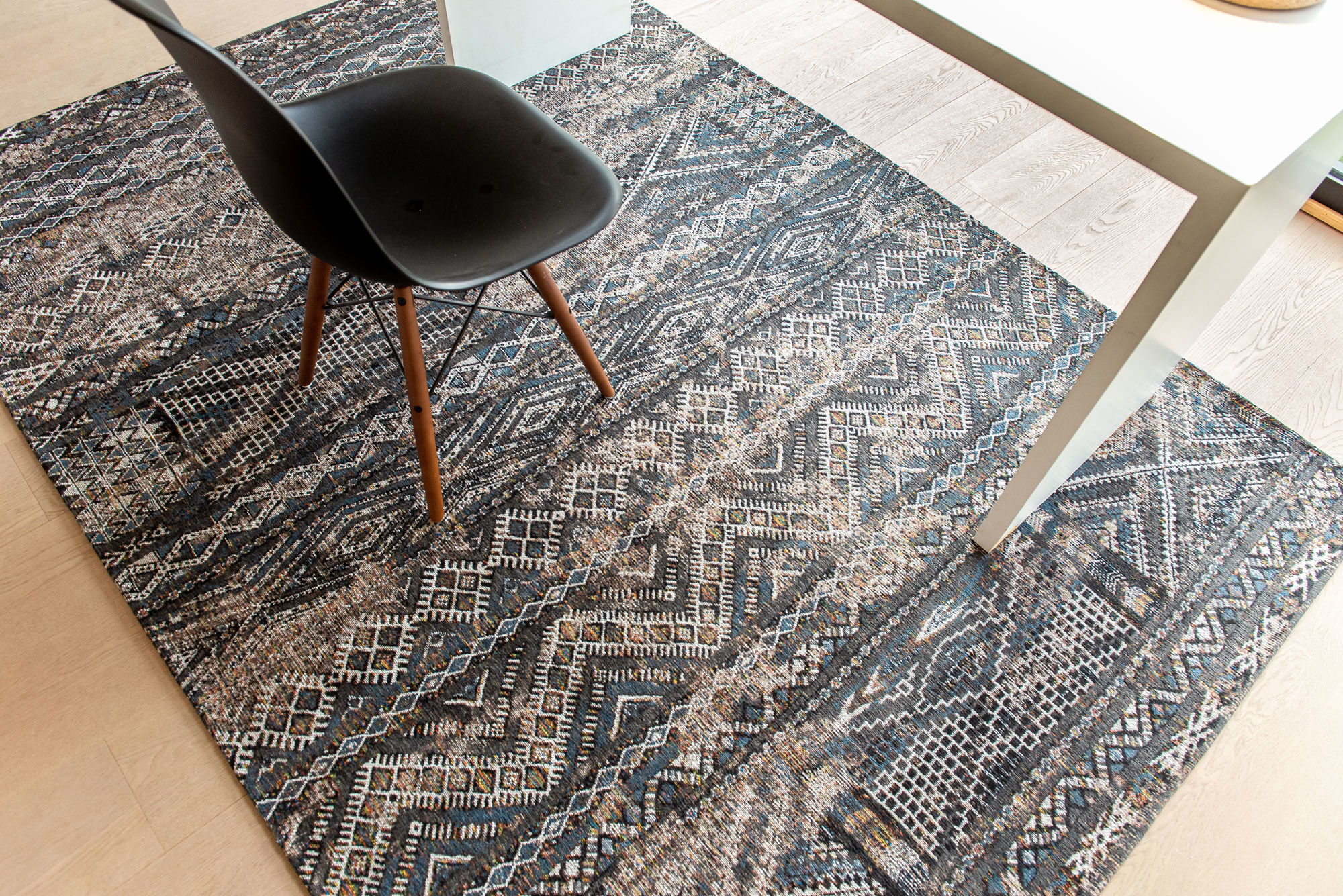 Black Rabat 9113 Rug