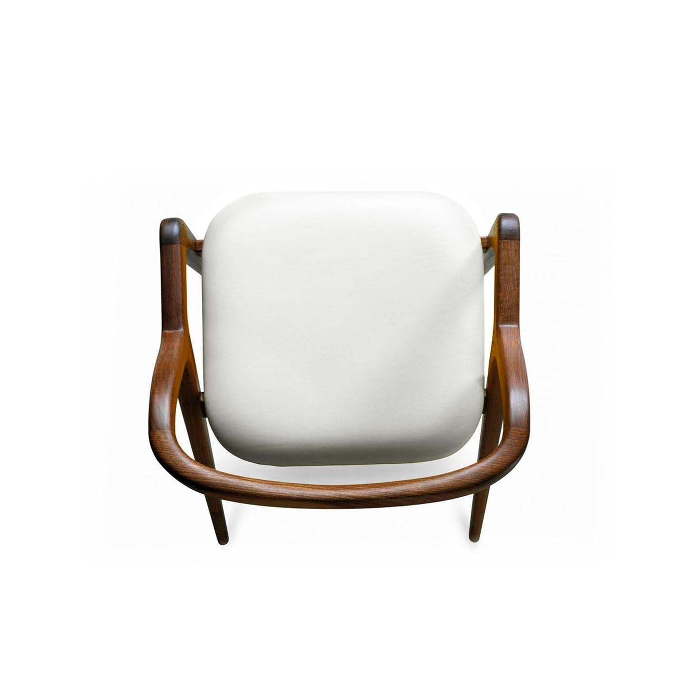 In Breve Artisan Solid Walnut Chair | Upholstery: Leather PANDORA 657