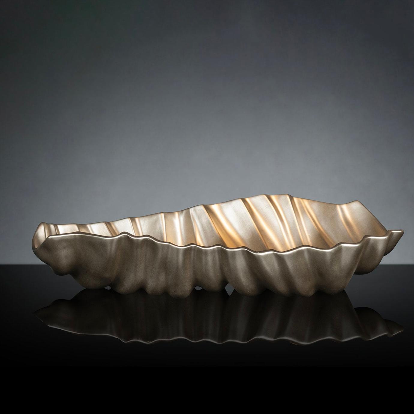 Pearly Beige Ruffled Centerpiece Bowl