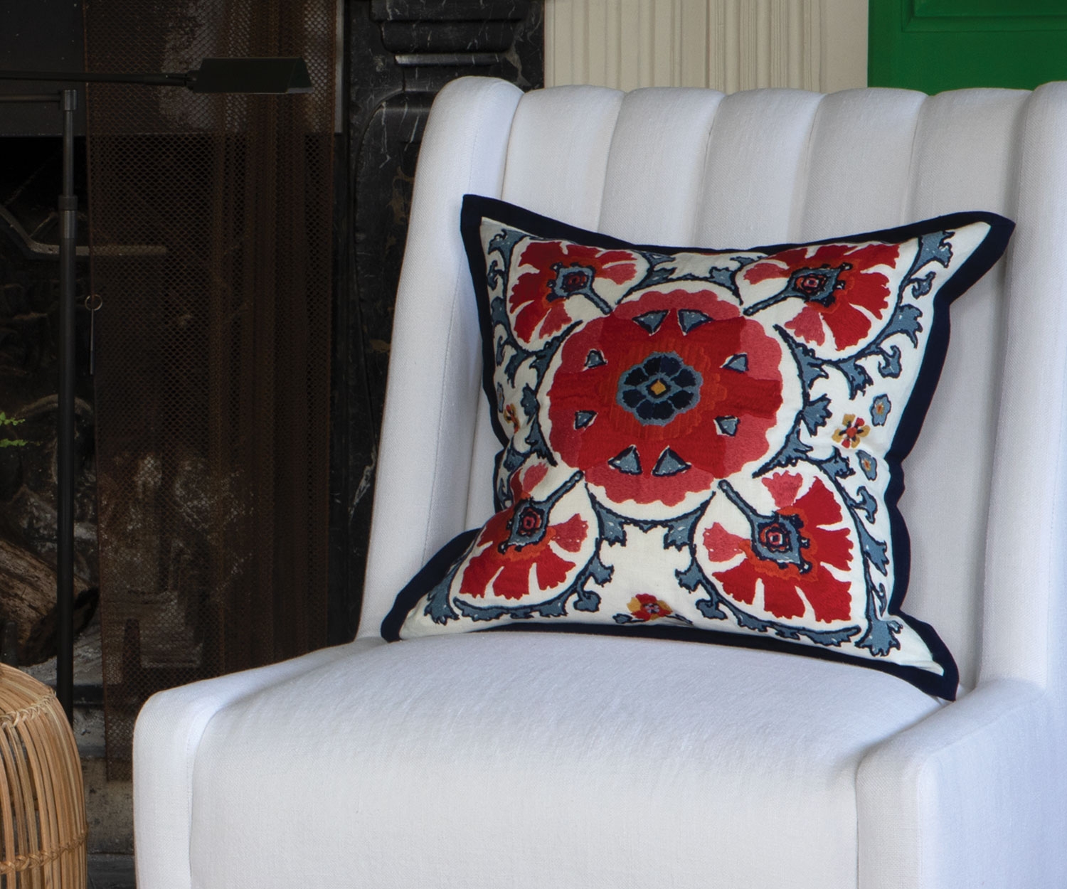 Alexi Rouge 50 × 50 Cushion