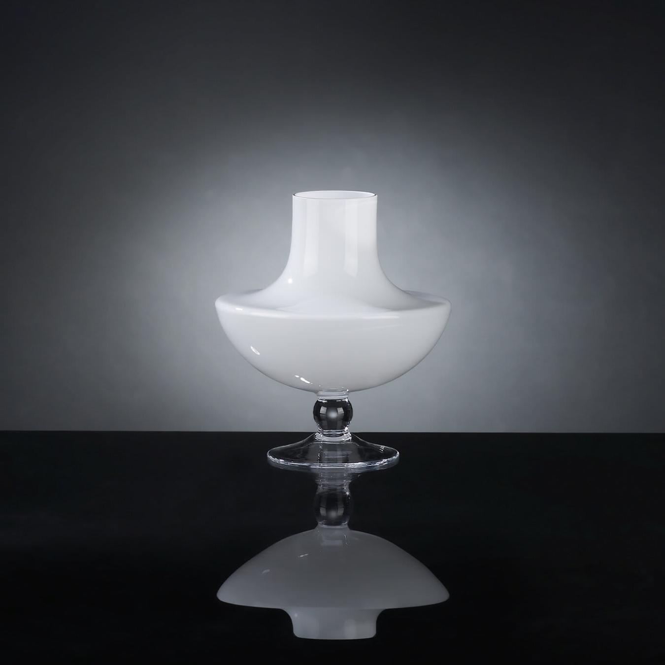 Juno Sculpted Vase