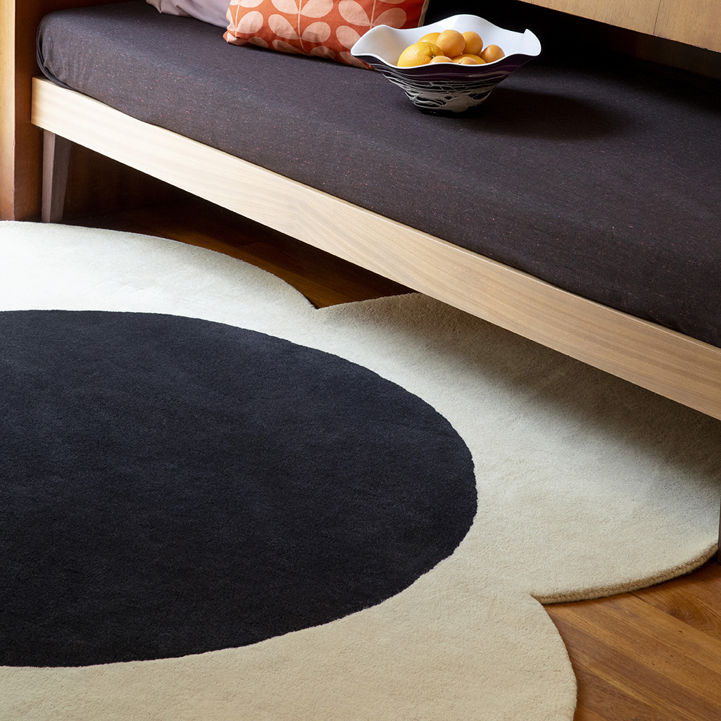 Flower Spot Ecru / Black 158409 Designer Wool Rug ☞ Size: Ø 200 cm