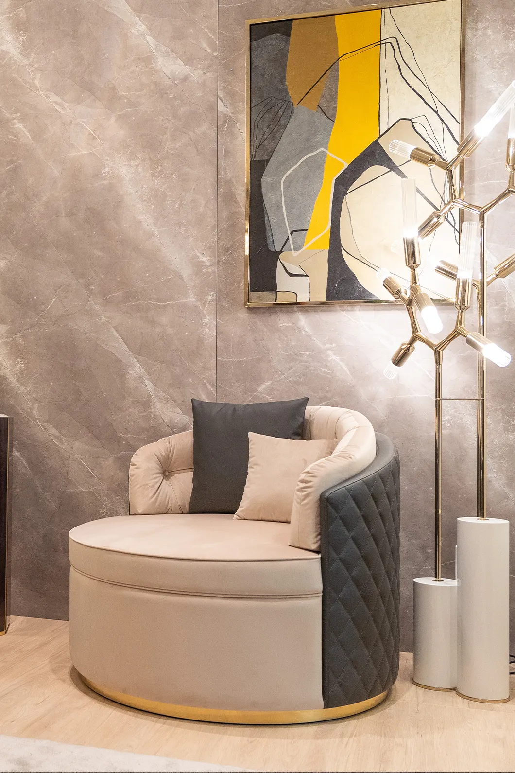 Deluxe Rotating Armchair - 9