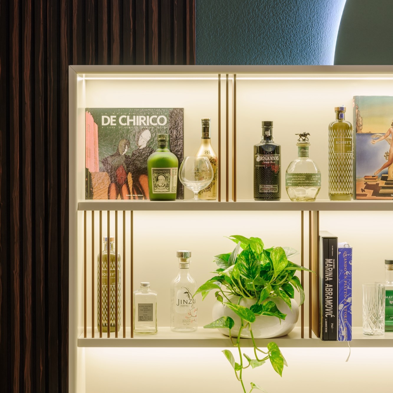 Dry Handcrafted Home Bar with Counter