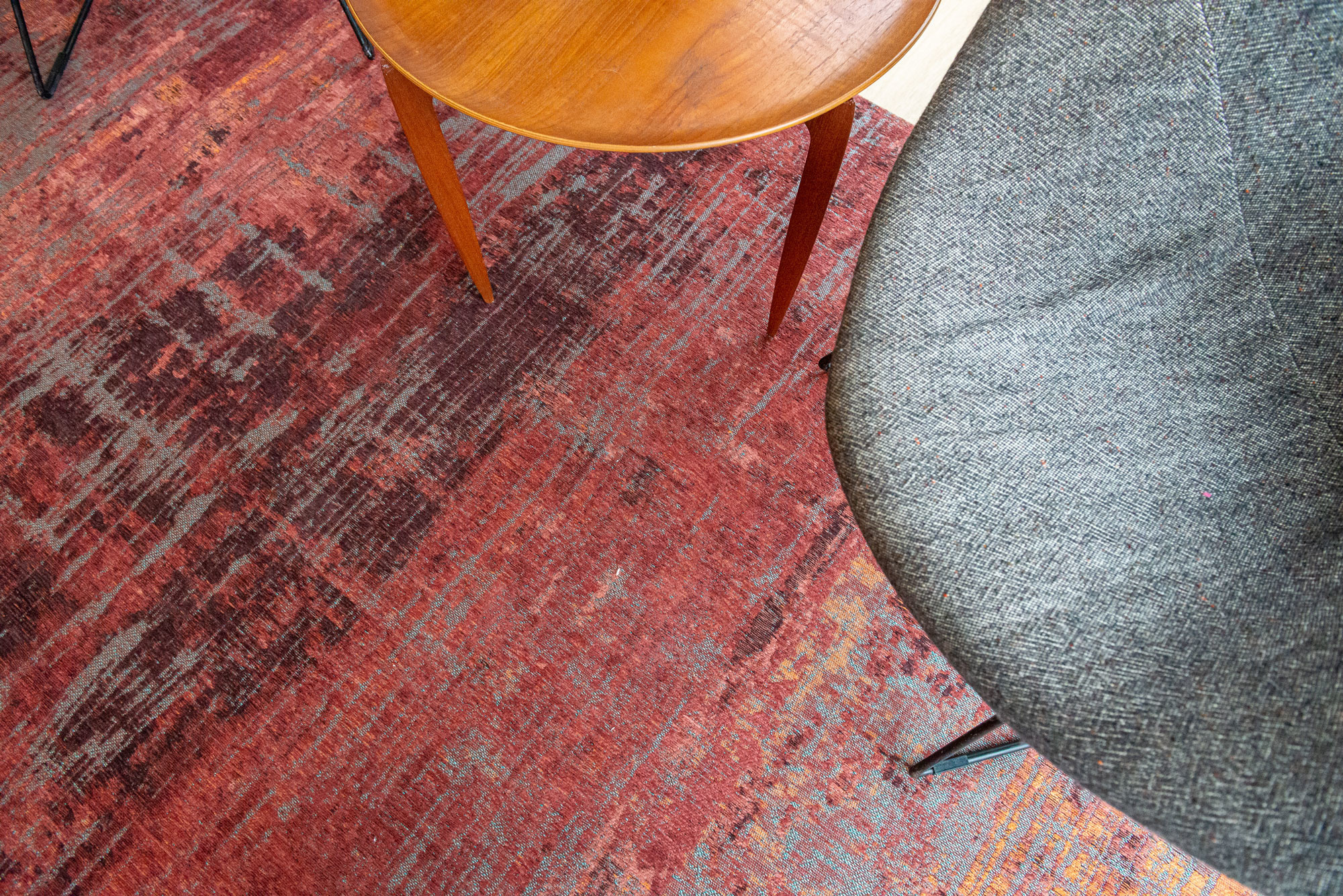 Nassau Red 9125 Round Rug