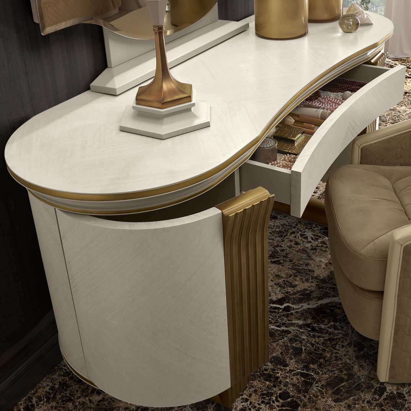 Oliver White and Gold Dressing Table | Configuration: With Mirror