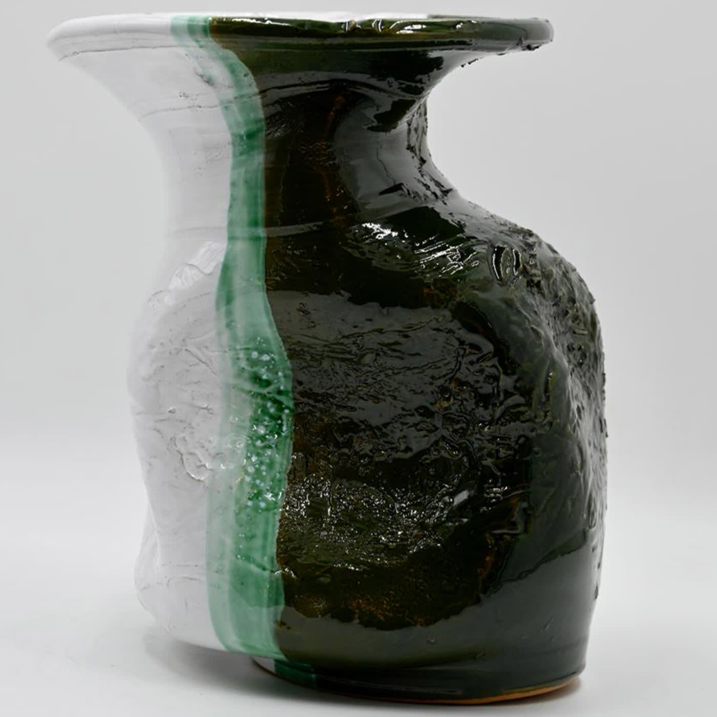 Unique Crafted Vase Distinction
