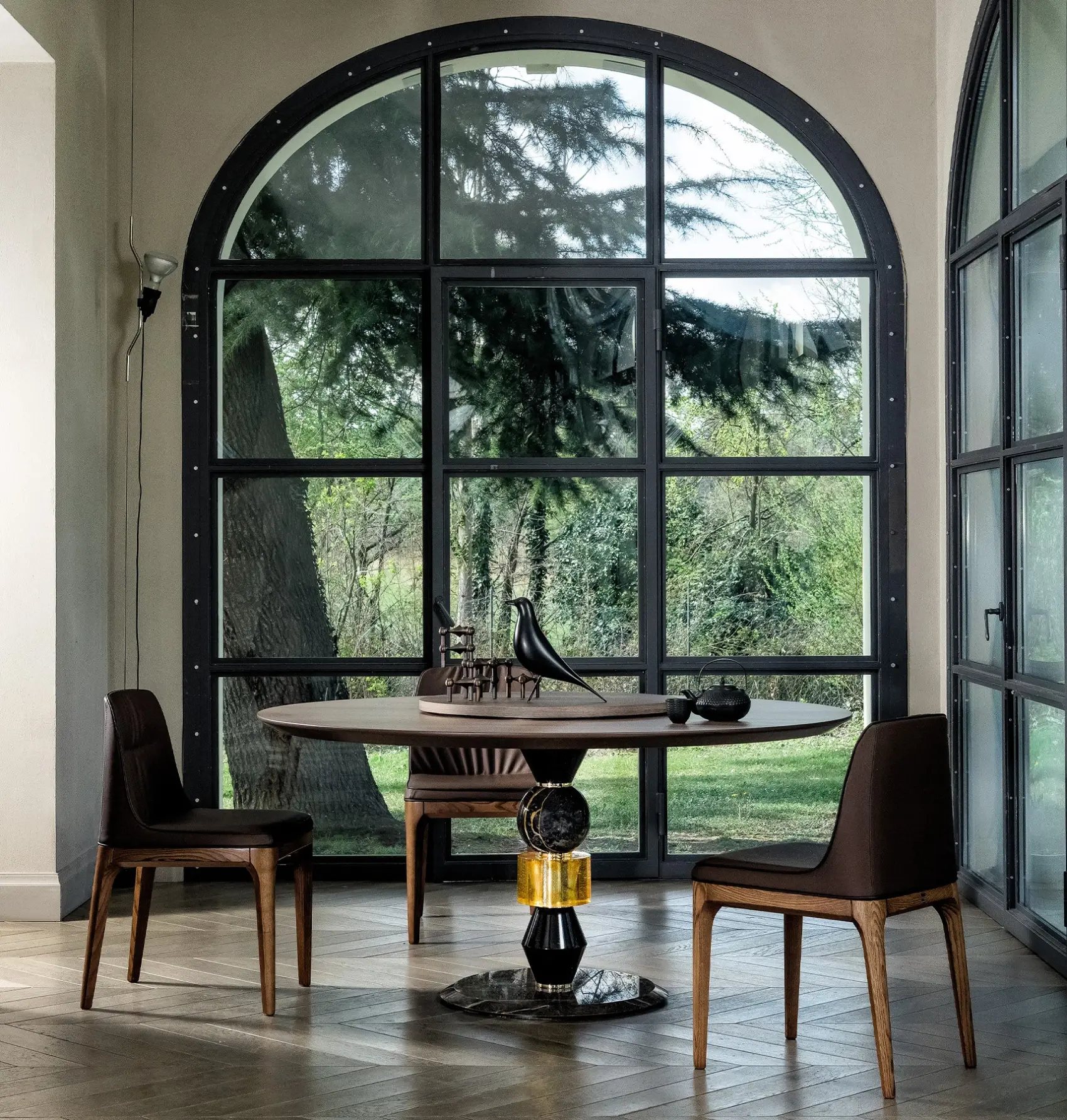 Pandora Round Dining Table