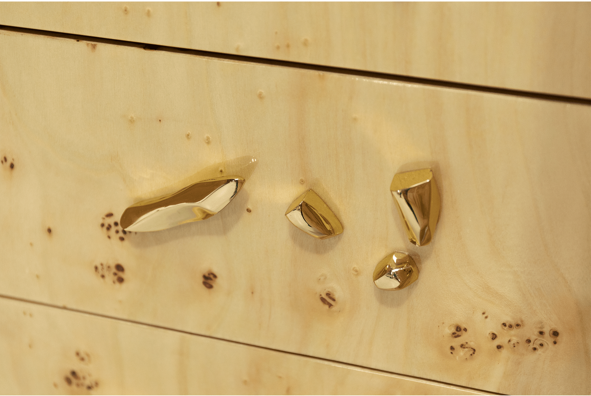 Fissure Luxury Cabinet