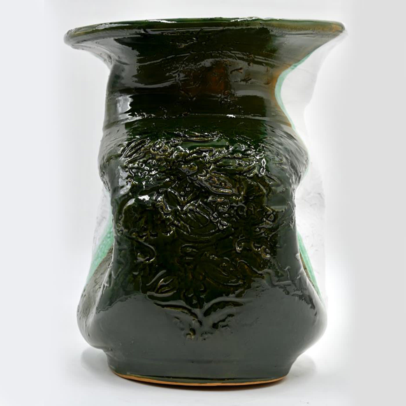 Unique Crafted Vase Distinction