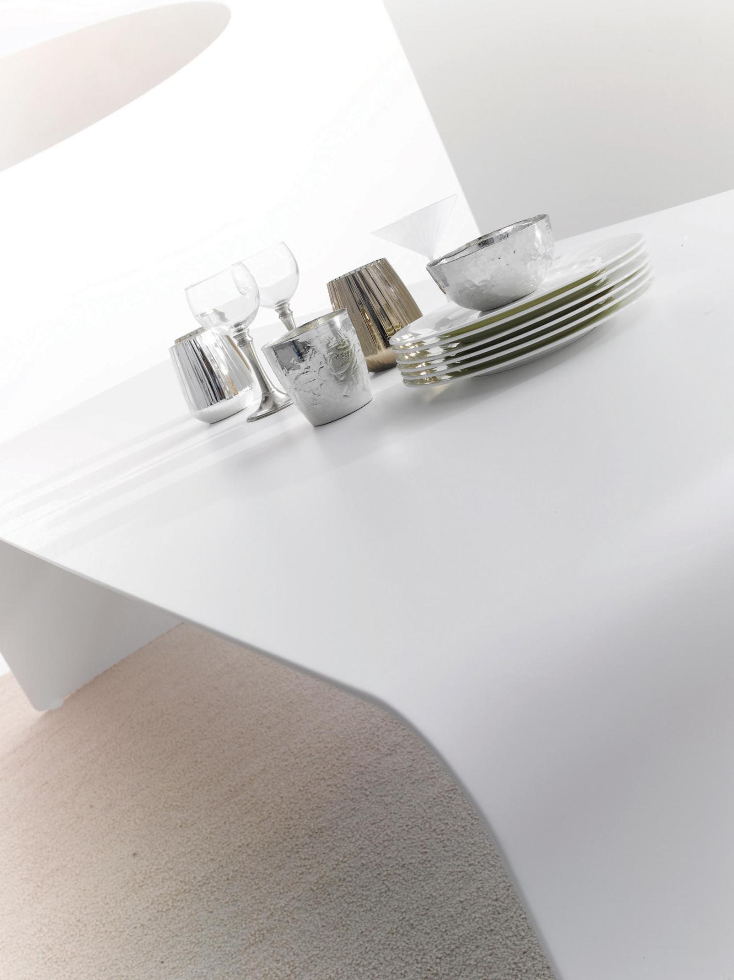 La Grande Table | Colour: Gloss Painted White X060 | Dimensions: 90 x 280 cm