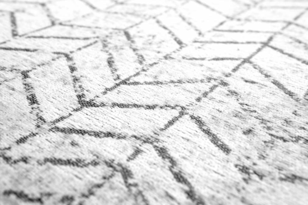 8652 Black On White Rug