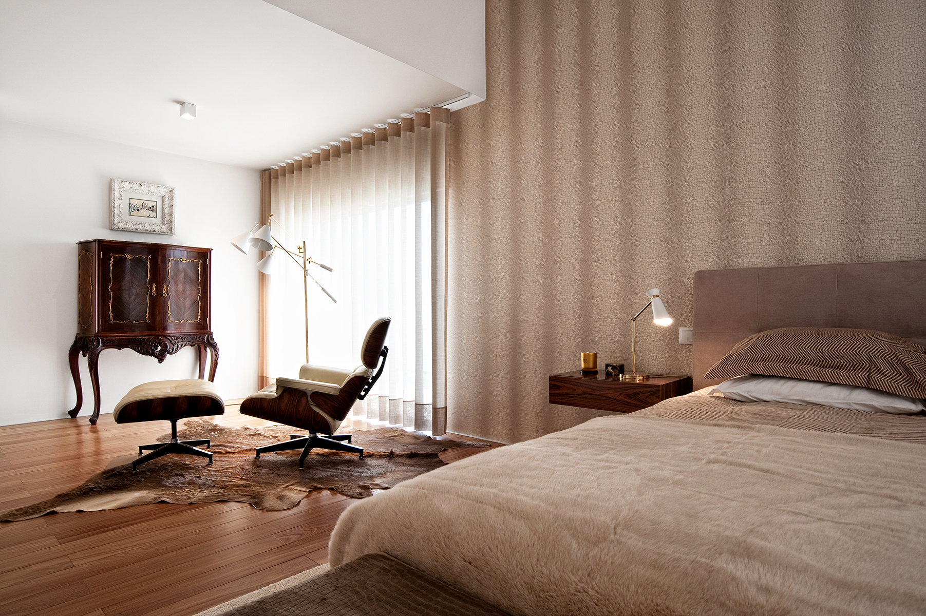 Vocalist Floor Lamp