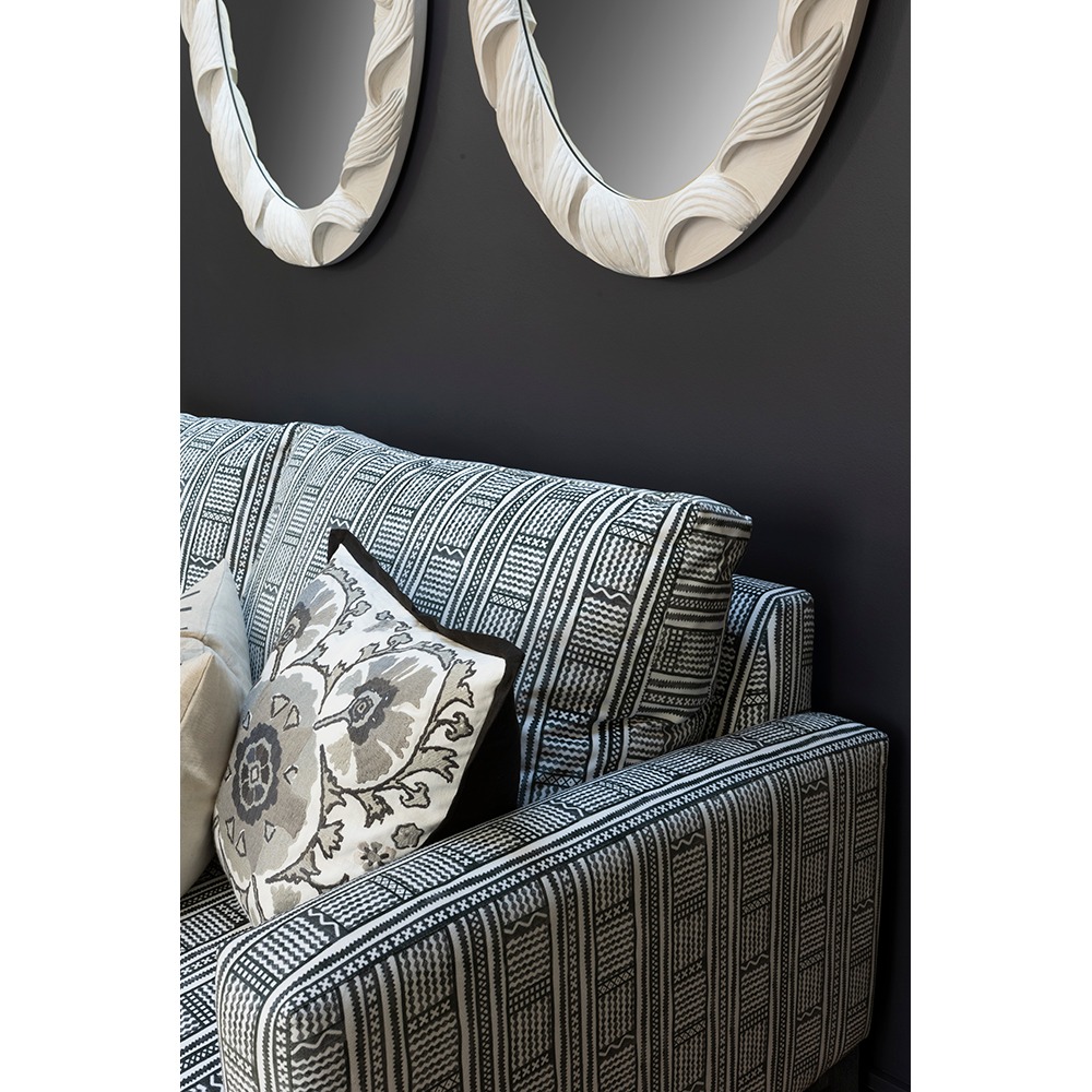 Alexi Noir 50 × 50 Cushion