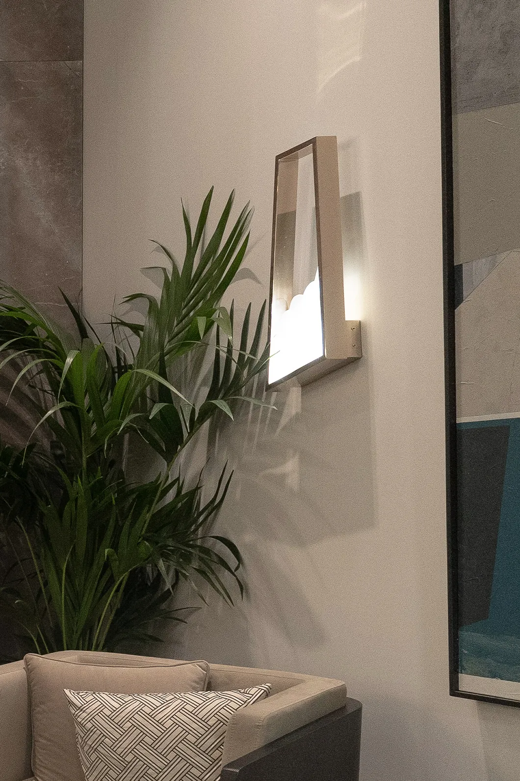 Majestic Aura Wall Lamp - 4