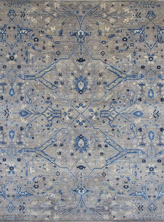 Heriz Hand-Knotted Rug