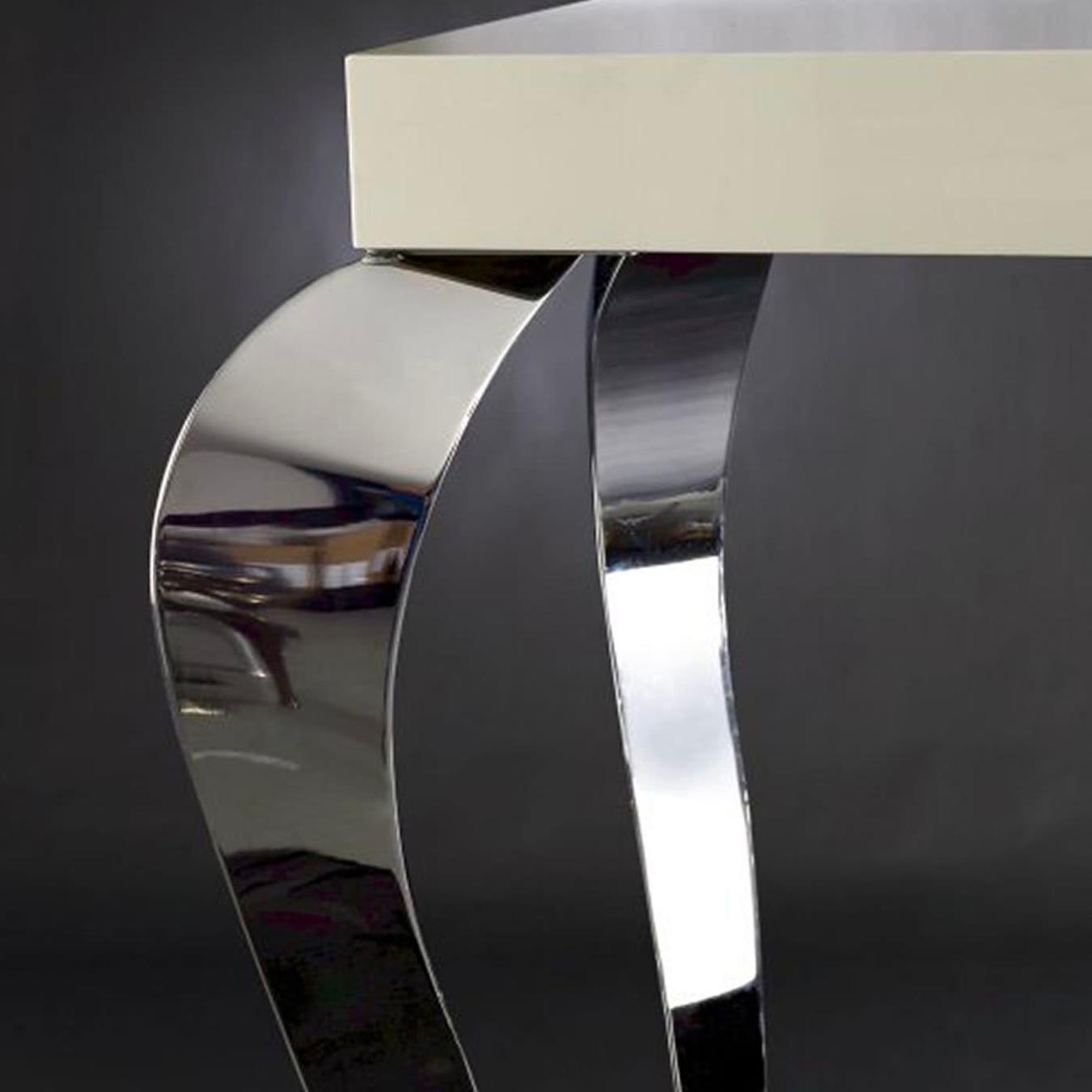Luigi Dining Table in Wood