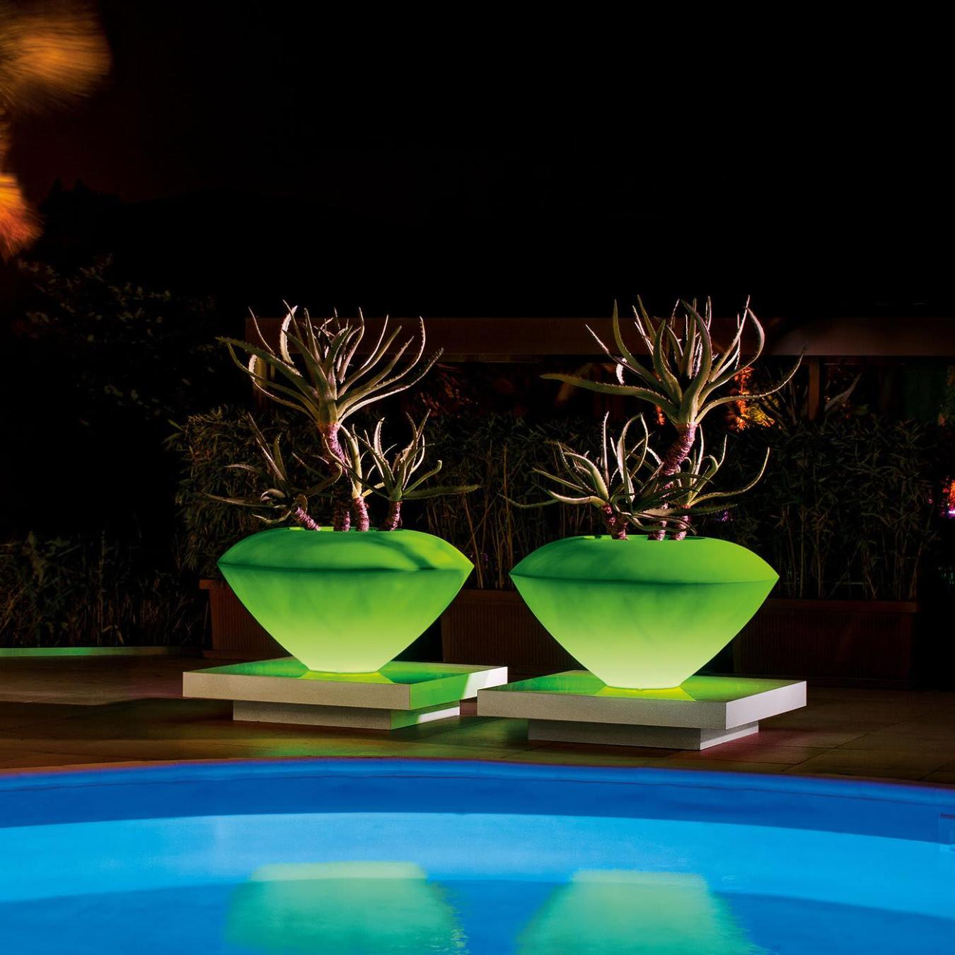 Trotty White Outdoor Floor Lamp