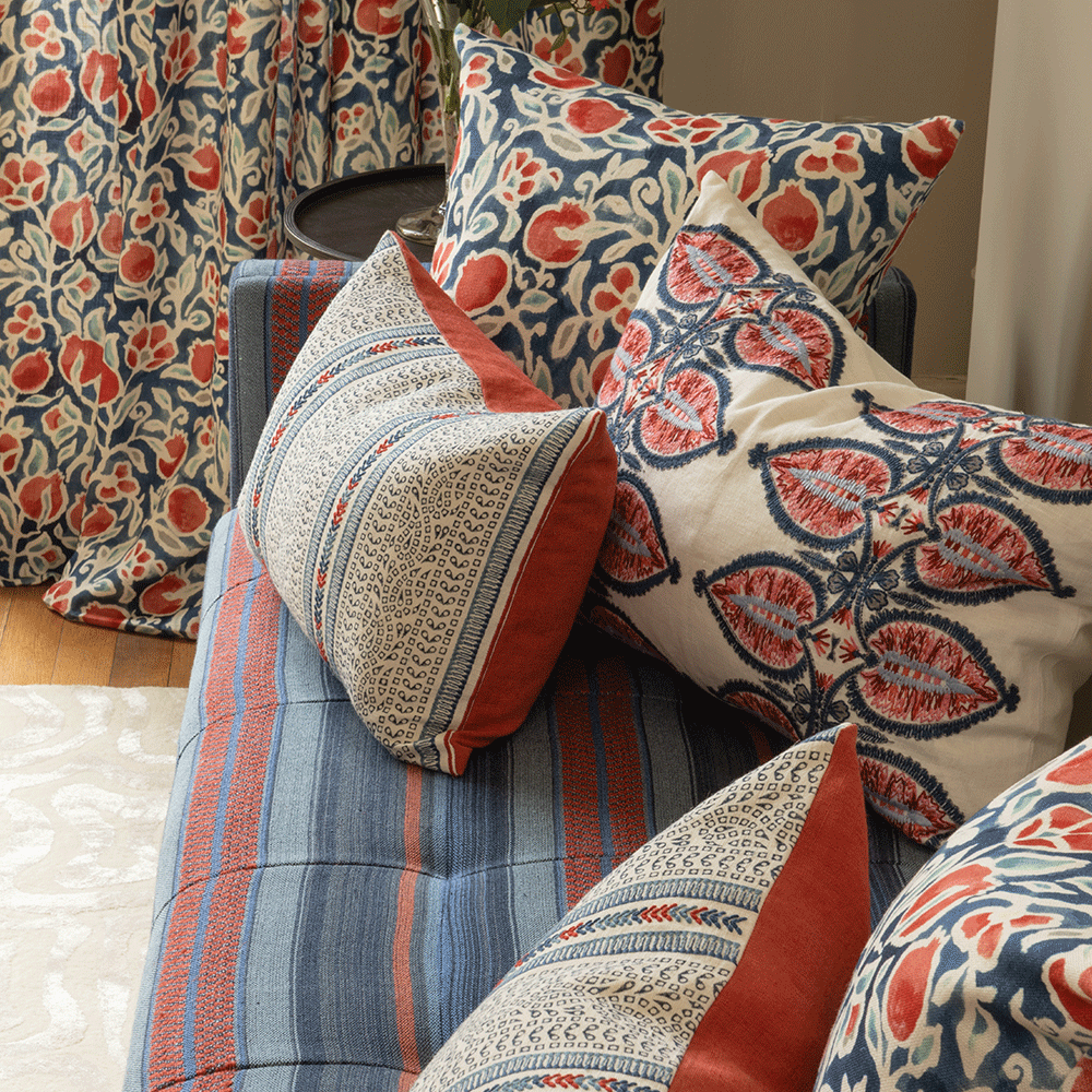 Montacute Rouge 60 × 40 Cushion