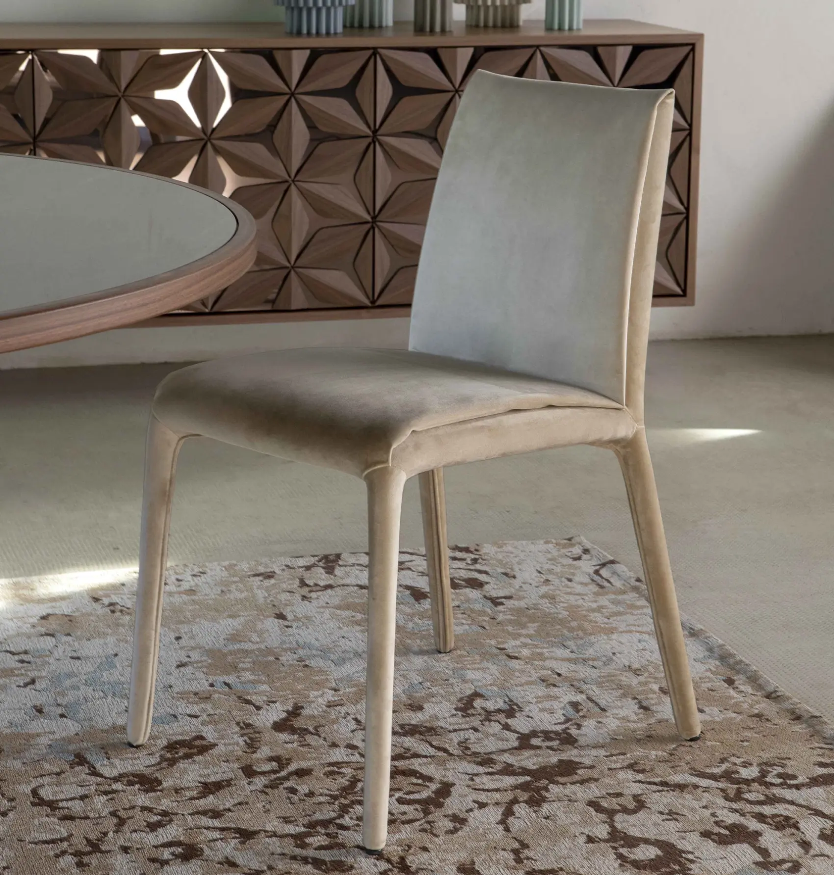 Lisa Signature Chair