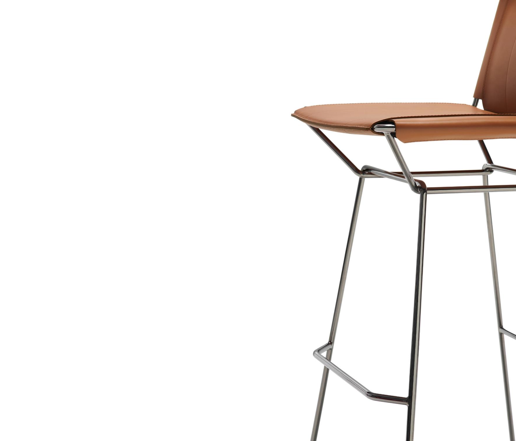 Neil Leather Stool | Colour: Turtledove R906 Col. 29 | Dimensions: Height 107 cm