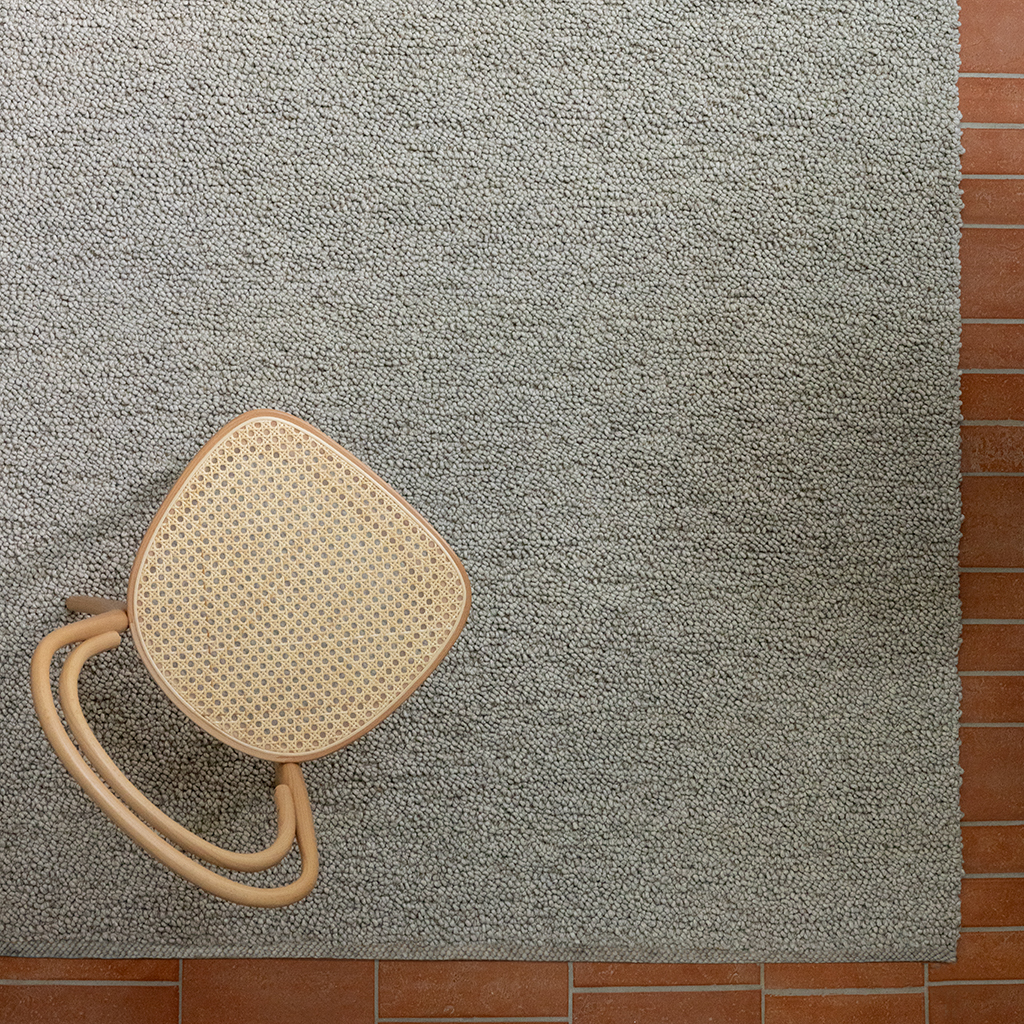 Bond Ash Rug | Size: 200 x 300 cm
