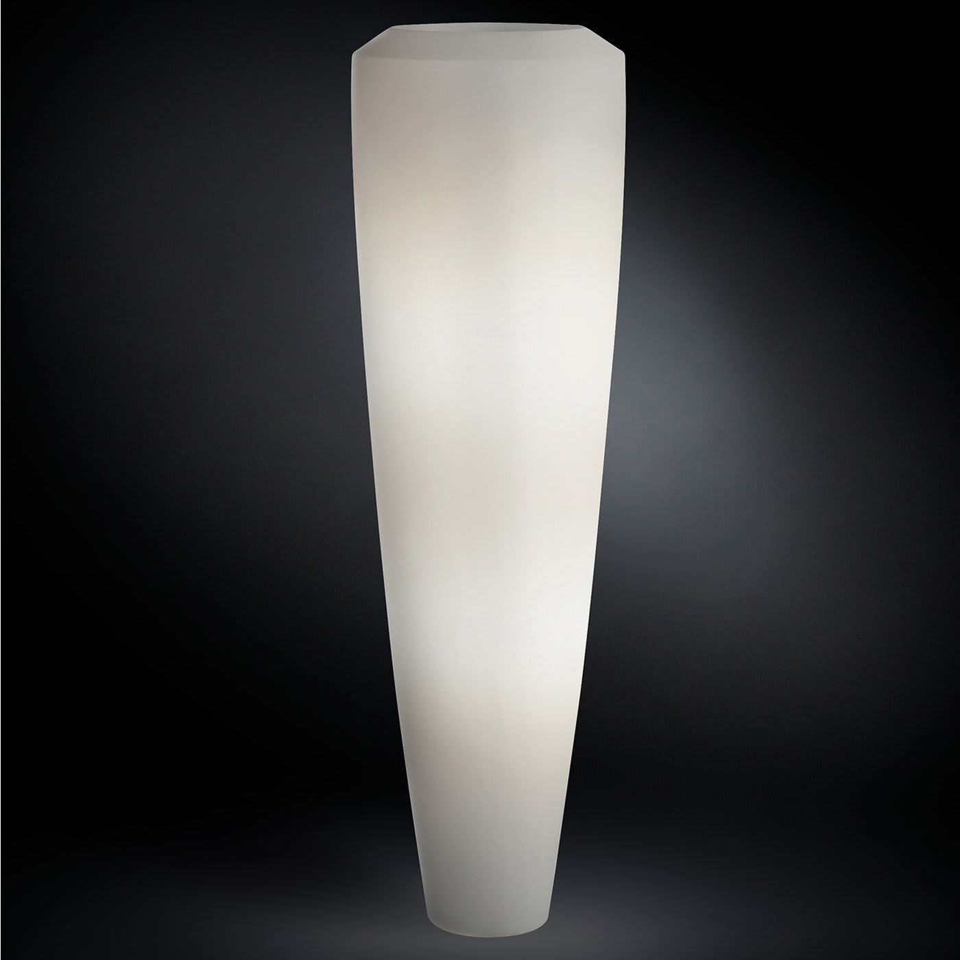 Obice Large Outdoor Floor Lamp