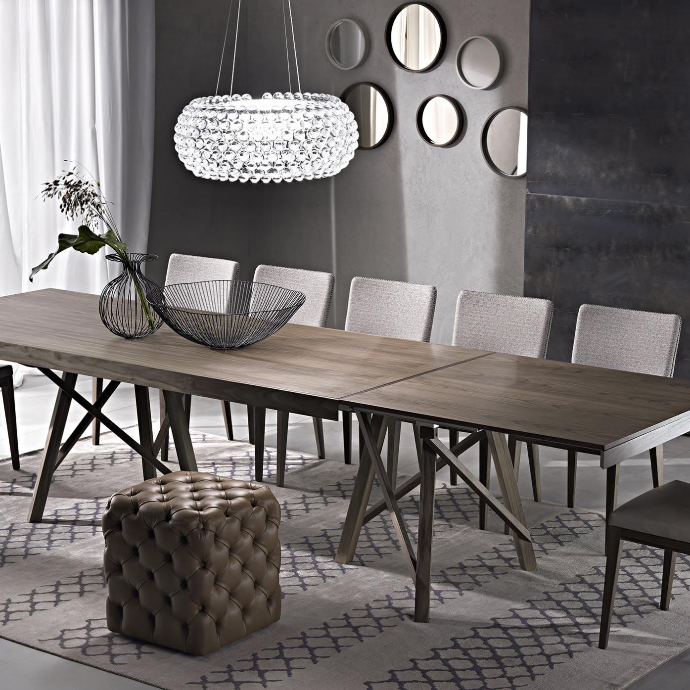 Zeus Extendable Table