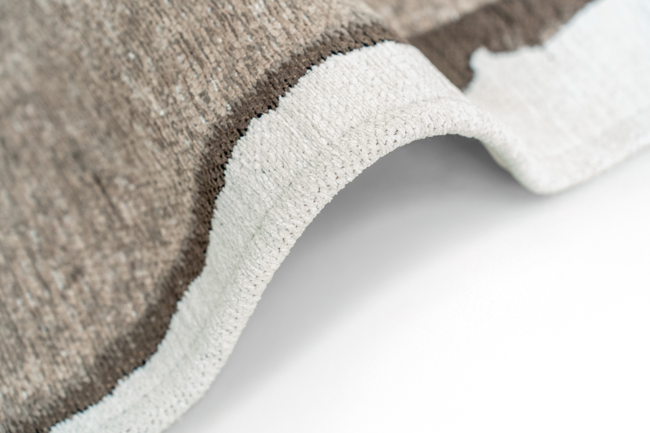 Brush Mastic Rug