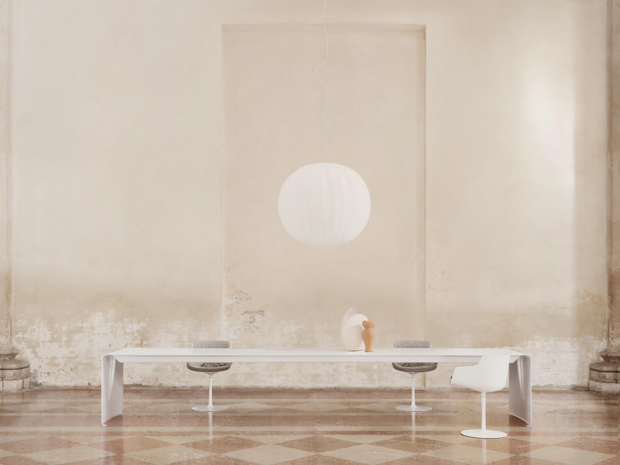 La Grande Table | Colour: Gloss Painted White X060 | Dimensions: 90 x 280 cm