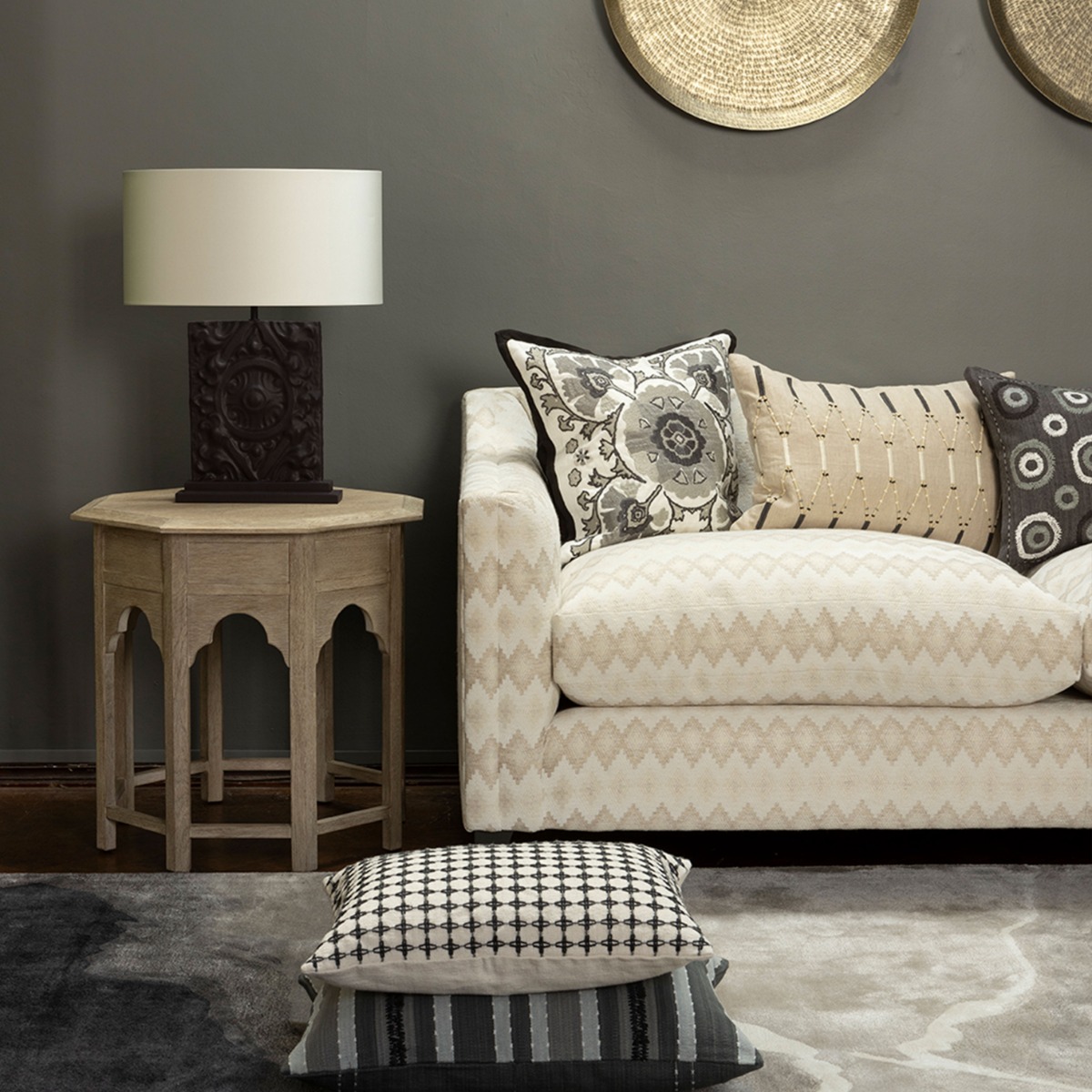 Naraya Noir 60 × 40 Cushion